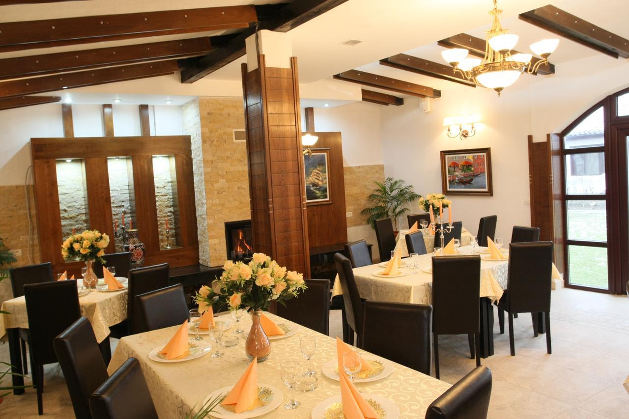 Izvin Hotel Roco מראה חיצוני תמונה