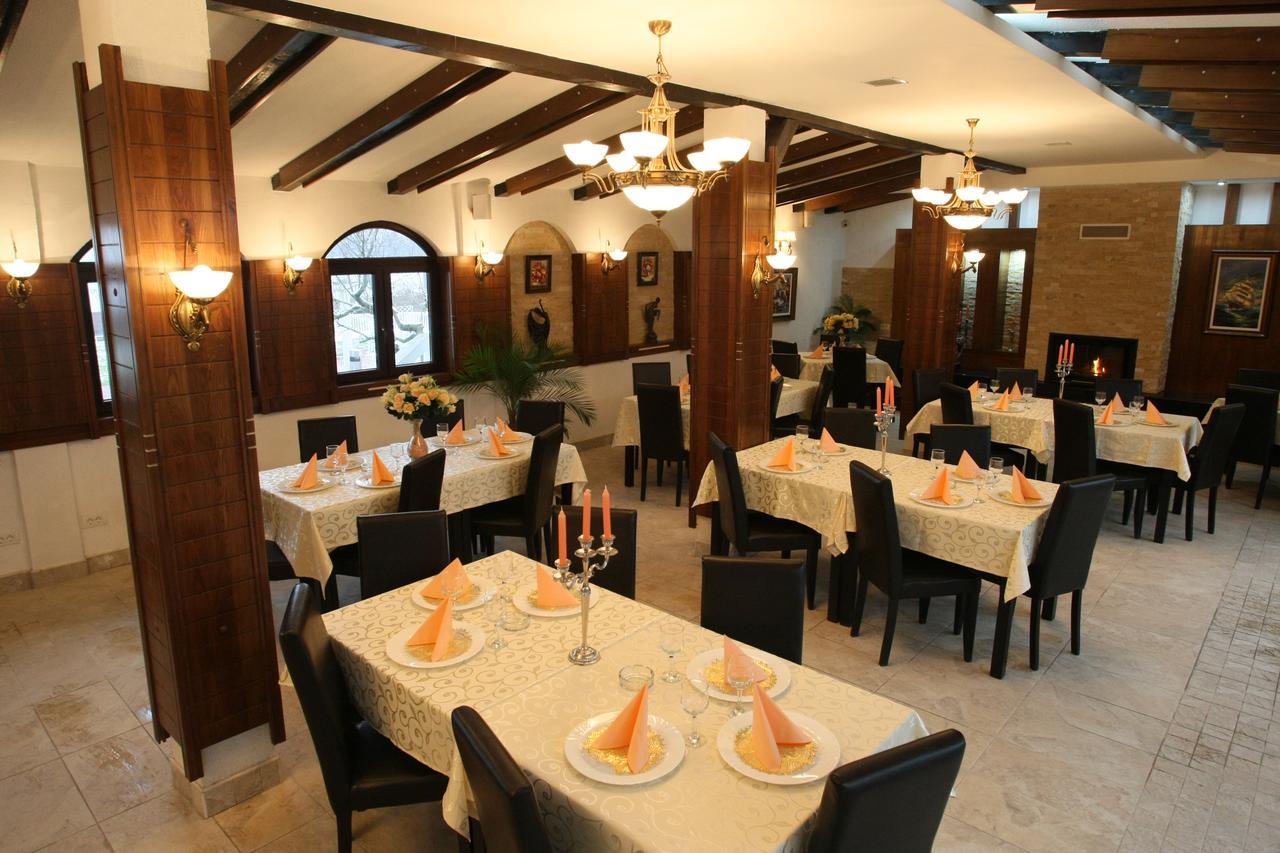 Izvin Hotel Roco מראה חיצוני תמונה