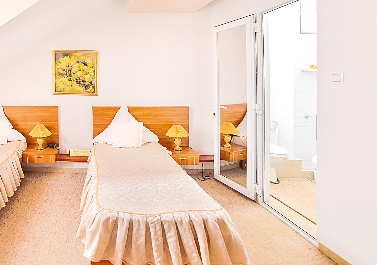 Izvin Hotel Roco מראה חיצוני תמונה
