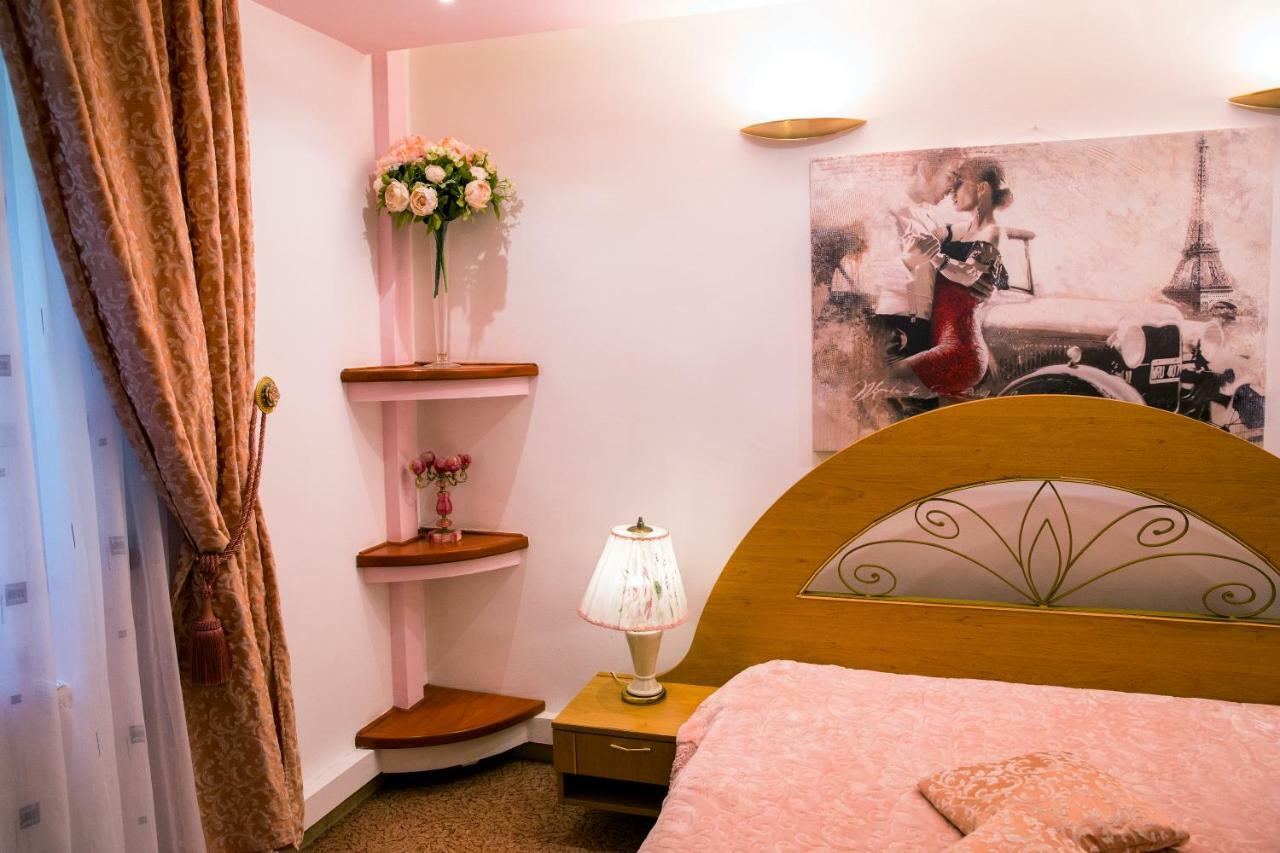 Izvin Hotel Roco מראה חיצוני תמונה