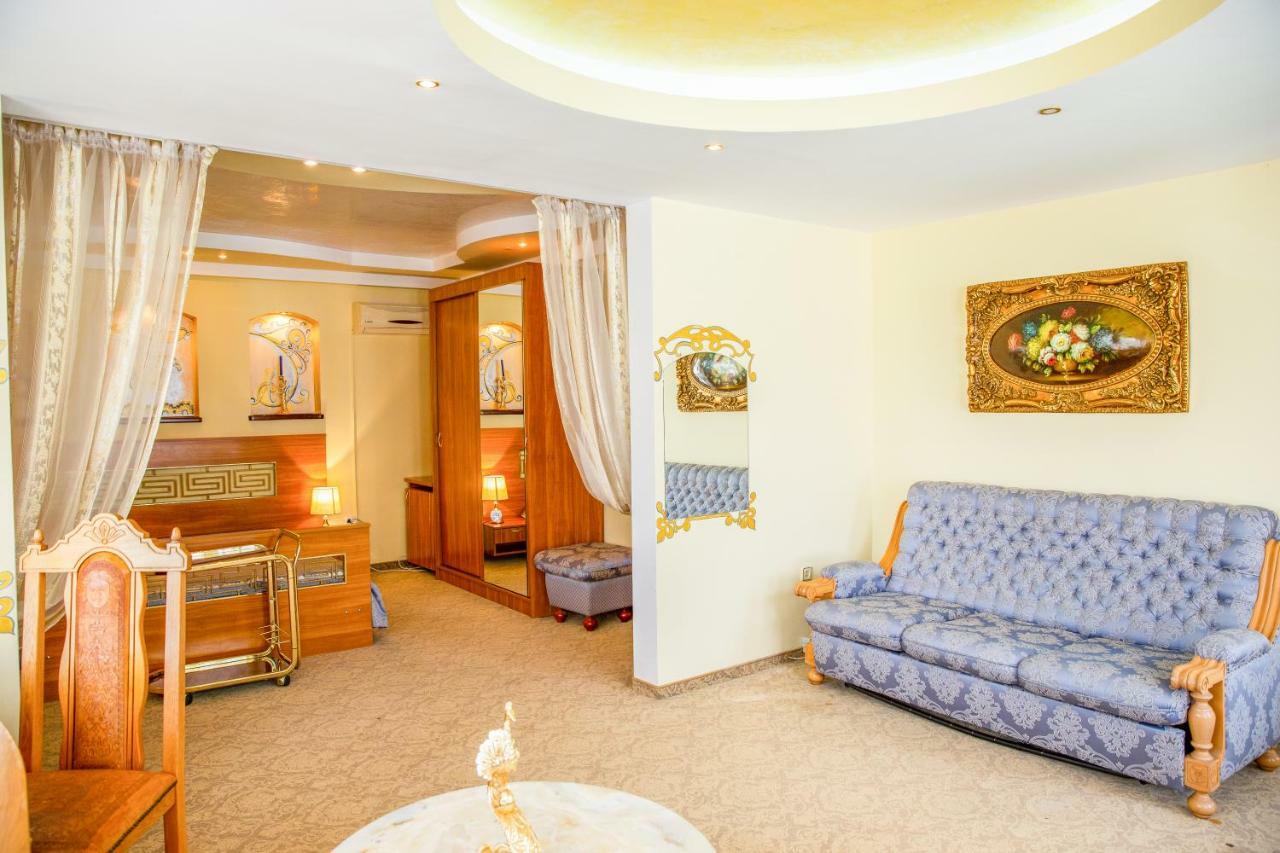 Izvin Hotel Roco מראה חיצוני תמונה